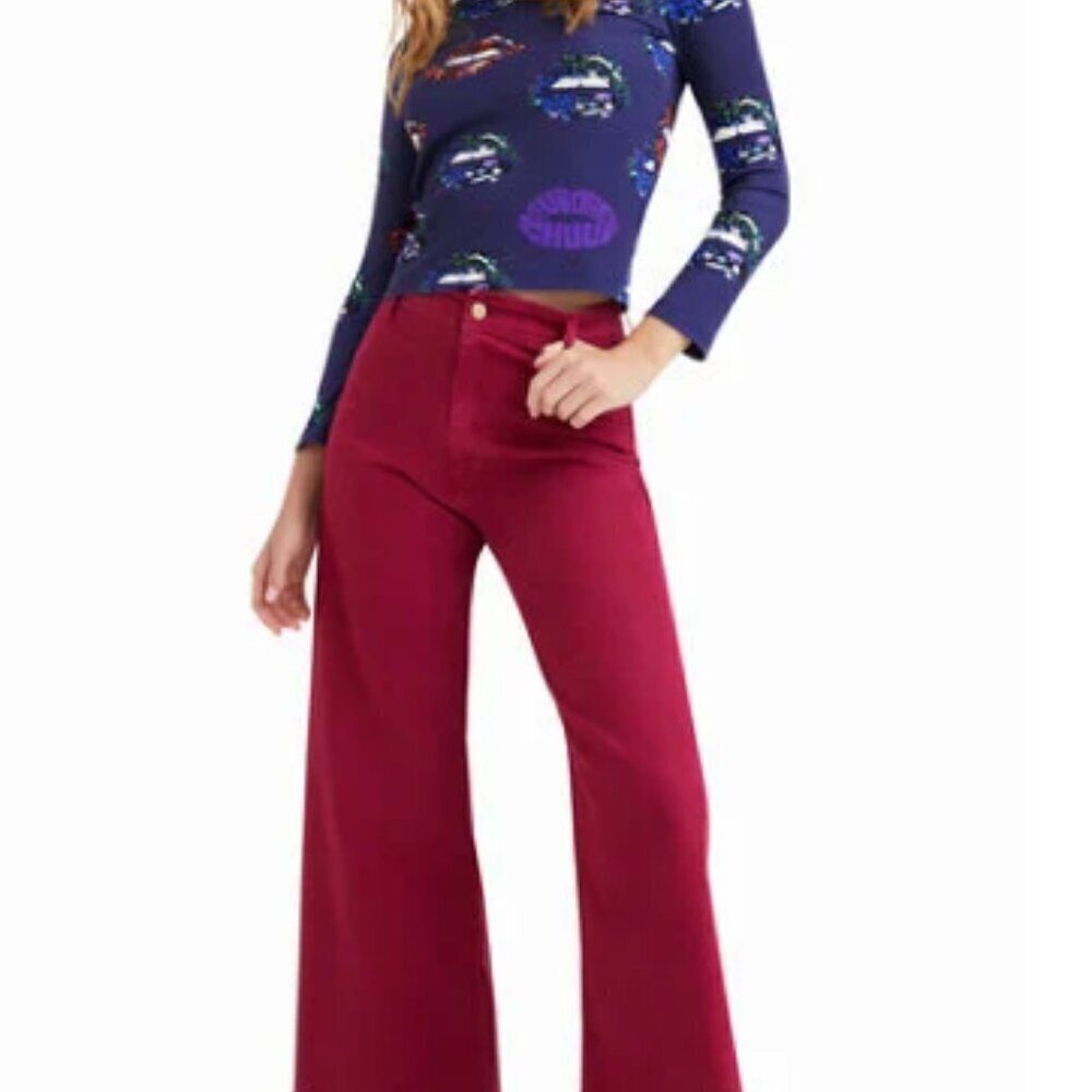 Pop Art Style Lip Print Back neckline ribbed T-shirt NWT